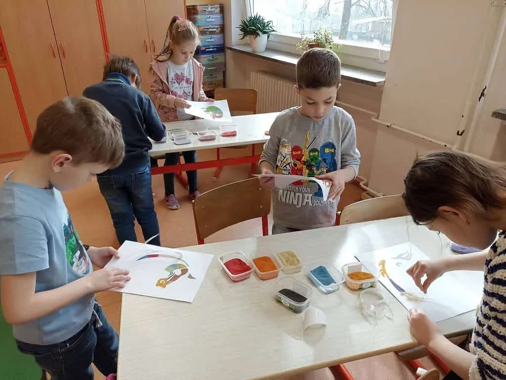 Fotografie z článku: Pískování na 1. stupni ZŠ