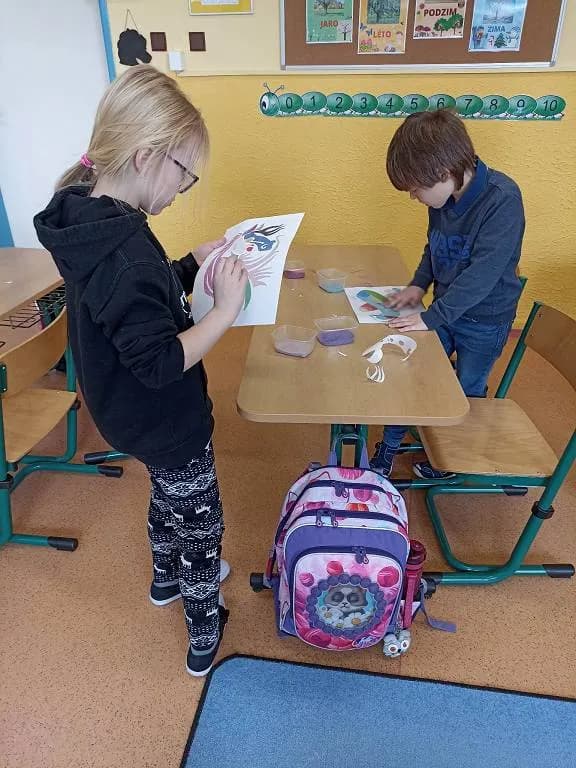 Fotografie z článku: Pískování na 1. stupni ZŠ