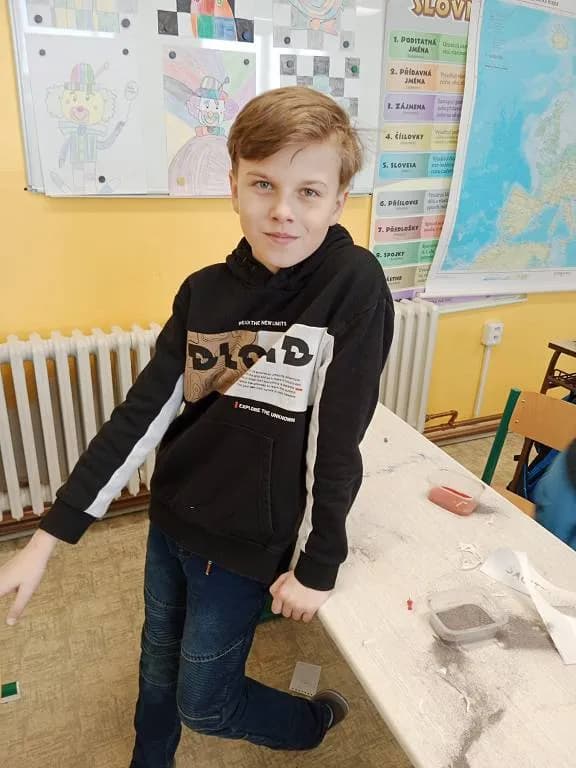 Fotografie z článku: Pískování na 1. stupni ZŠ