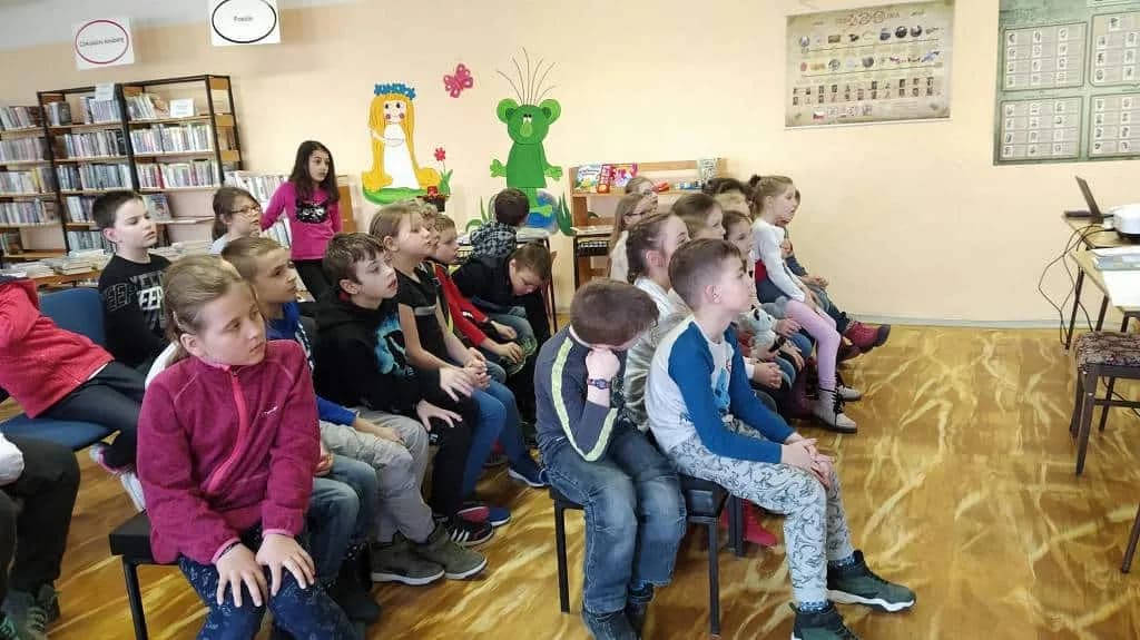 Fotografie z článku: Návštěva knihovny - Veverky a Sovičky ŠD