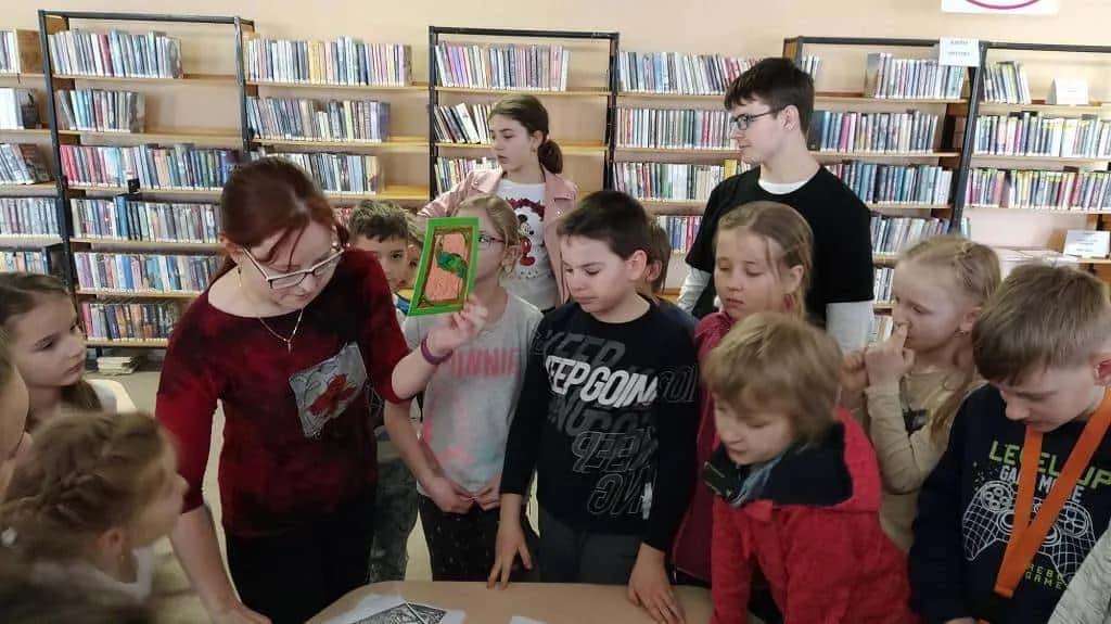 Fotografie z článku: Návštěva knihovny - Veverky a Sovičky ŠD