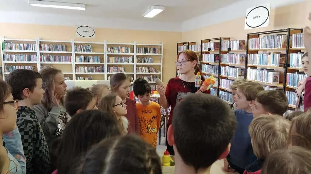 Fotografie z článku: Návštěva knihovny - Veverky a Sovičky ŠD