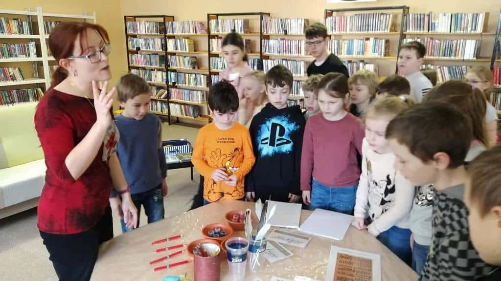 Fotografie z článku: Návštěva knihovny - Veverky a Sovičky ŠD