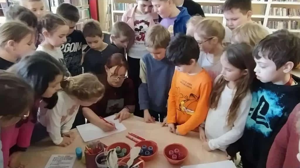 Fotografie z článku: Návštěva knihovny - Veverky a Sovičky ŠD