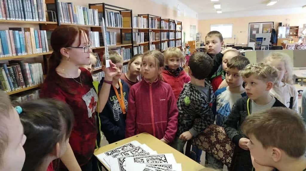Fotografie z článku: Návštěva knihovny - Veverky a Sovičky ŠD