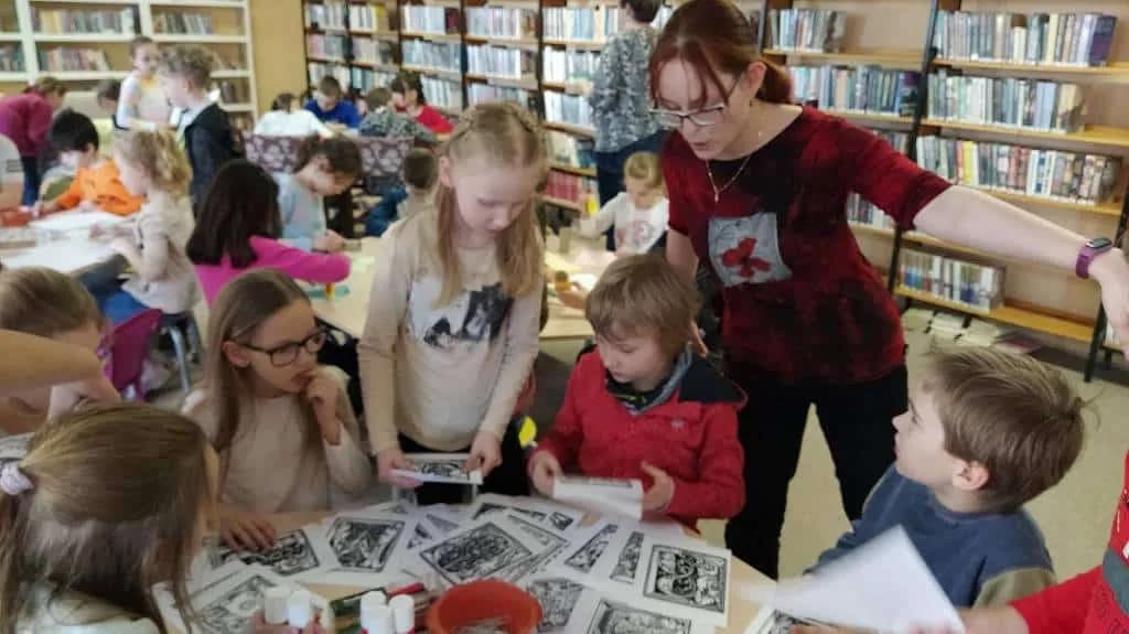 Fotografie z článku: Návštěva knihovny - Veverky a Sovičky ŠD
