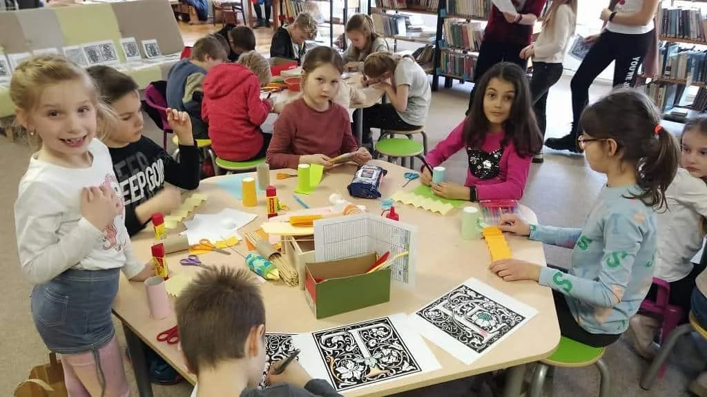 Fotografie z článku: Návštěva knihovny - Veverky a Sovičky ŠD