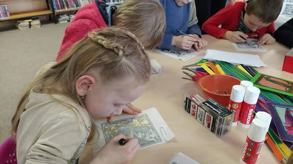 Fotografie z článku: Návštěva knihovny - Veverky a Sovičky ŠD