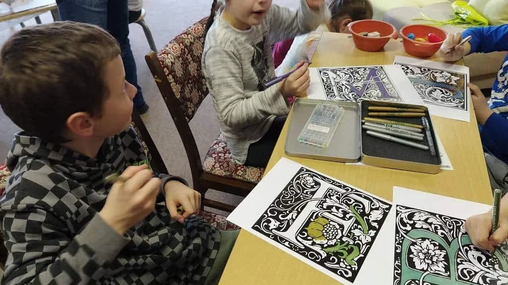 Fotografie z článku: Návštěva knihovny - Veverky a Sovičky ŠD