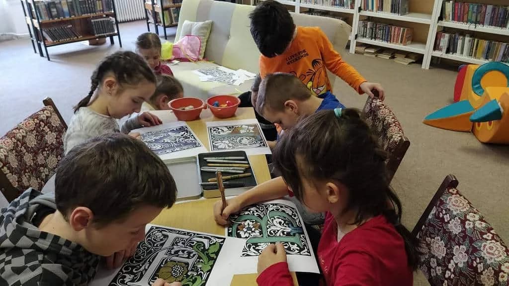 Fotografie z článku: Návštěva knihovny - Veverky a Sovičky ŠD