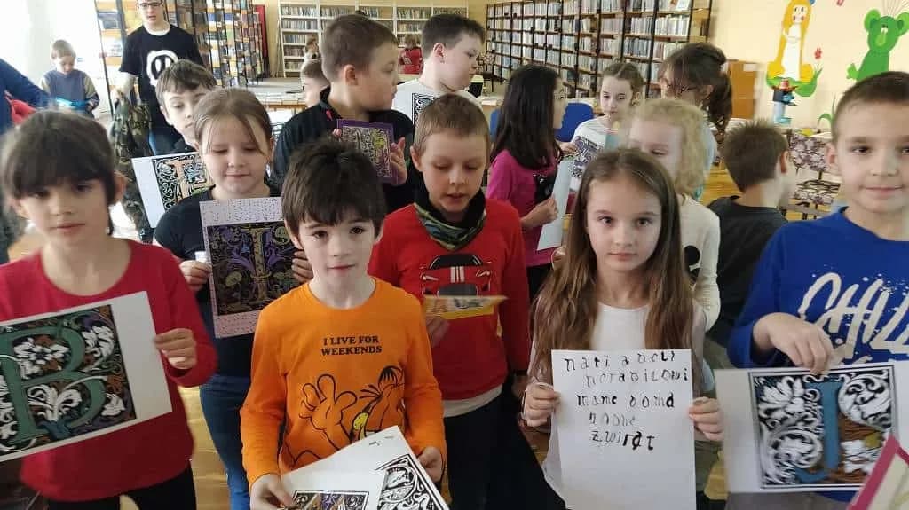 Fotografie z článku: Návštěva knihovny - Veverky a Sovičky ŠD