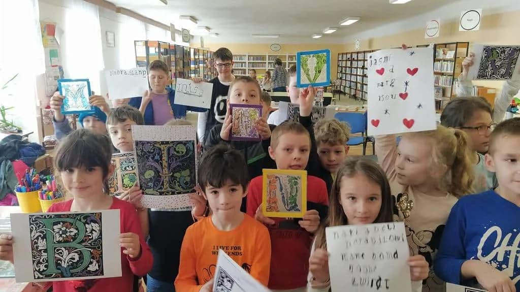 Fotografie z článku: Návštěva knihovny - Veverky a Sovičky ŠD