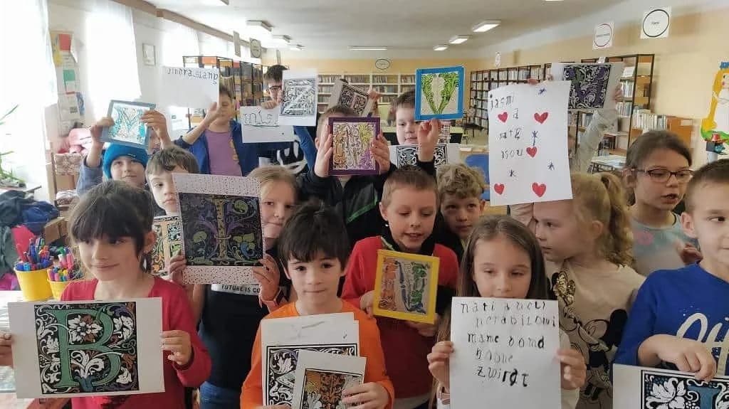 Fotografie z článku: Návštěva knihovny - Veverky a Sovičky ŠD