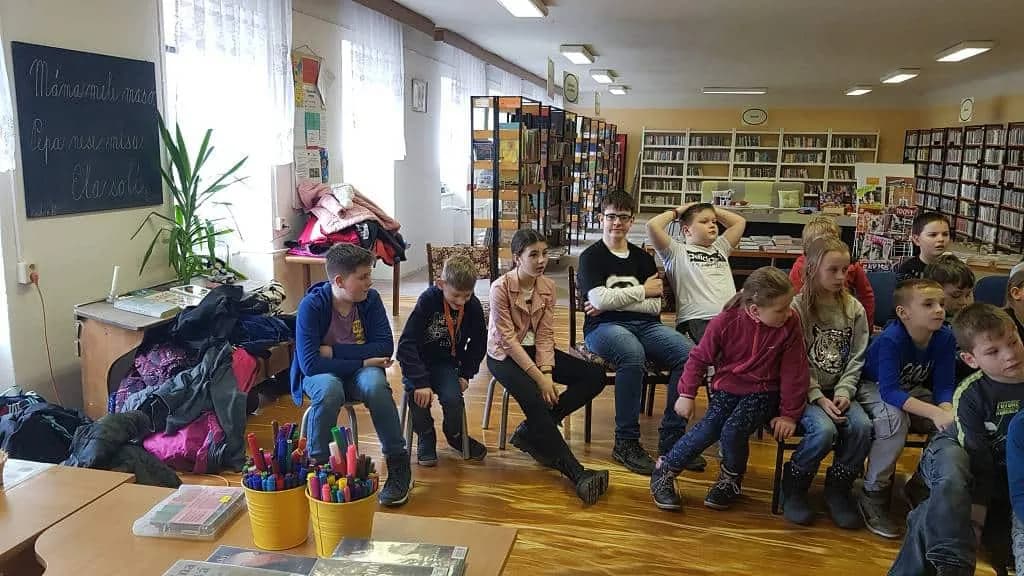 Fotografie z článku: Návštěva knihovny - Veverky a Sovičky ŠD