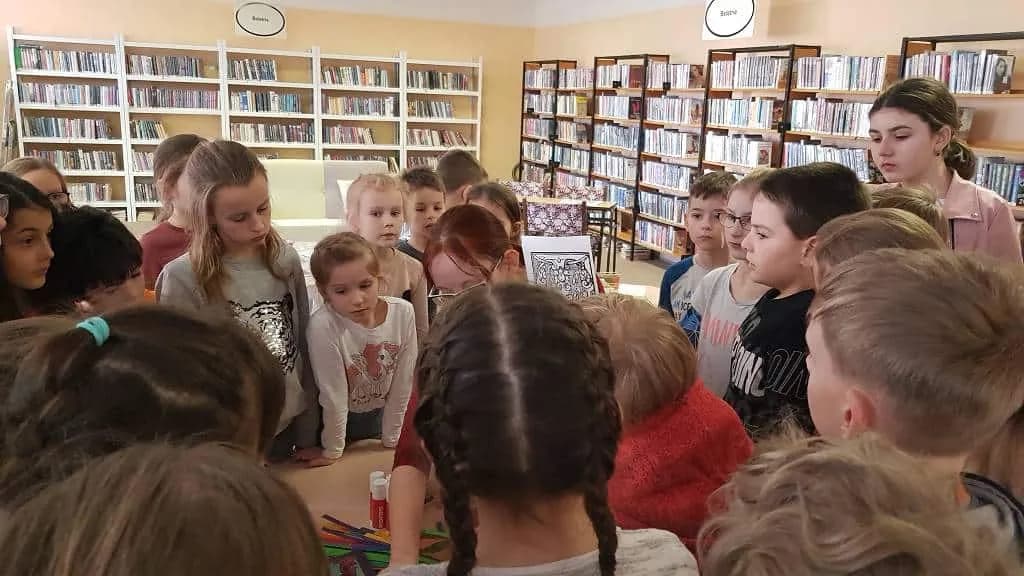 Fotografie z článku: Návštěva knihovny - Veverky a Sovičky ŠD
