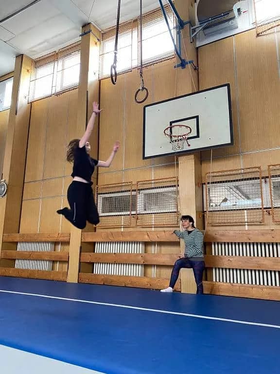 Fotografie z článku: Cvičení na airtracku