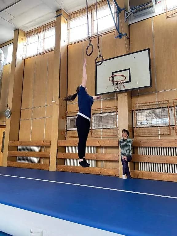 Fotografie z článku: Cvičení na airtracku