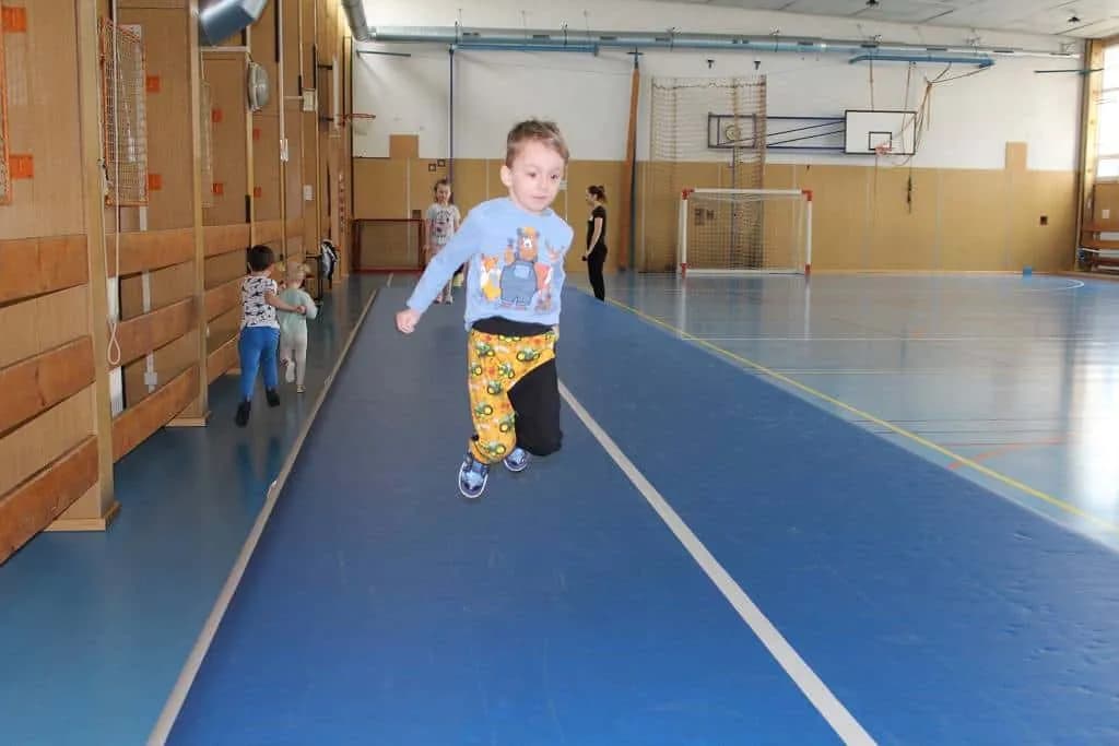 Fotografie z článku: Cvičení na airtracku