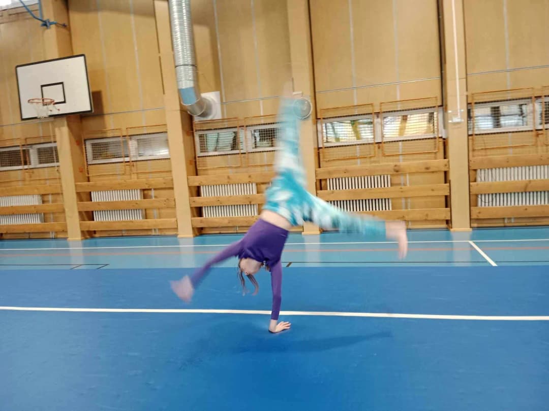 Fotografie z článku: Cvičení na airtracku