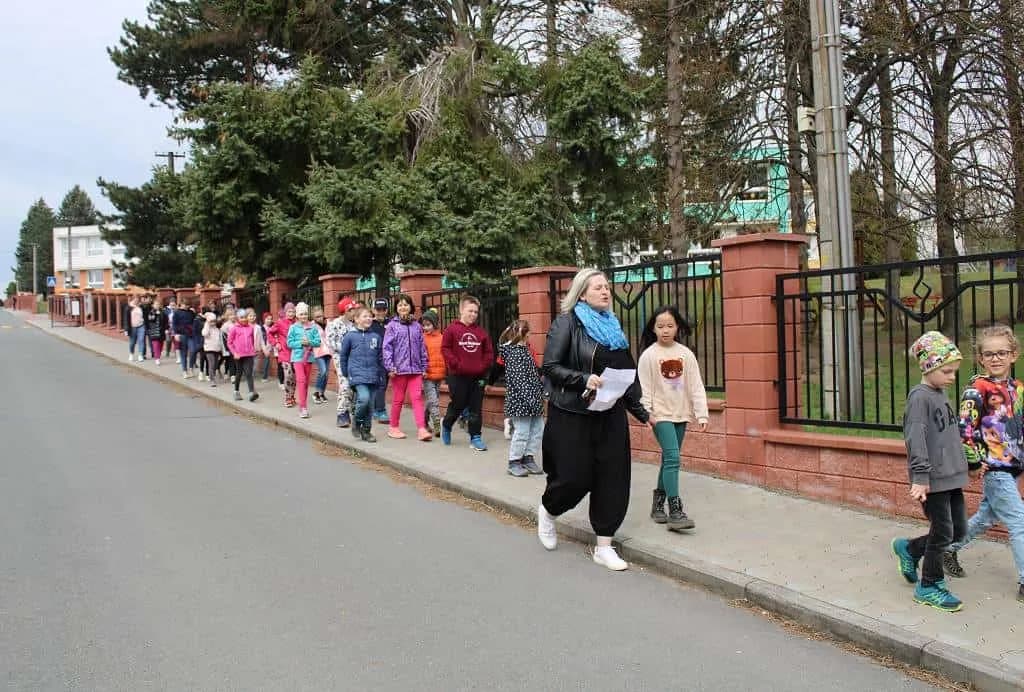 Fotografie z článku: Děti ze ŠD vynesli Moranu