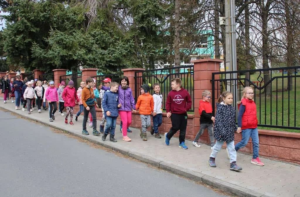 Fotografie z článku: Děti ze ŠD vynesli Moranu