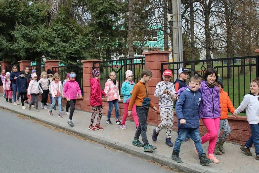 Fotografie z článku: Děti ze ŠD vynesli Moranu