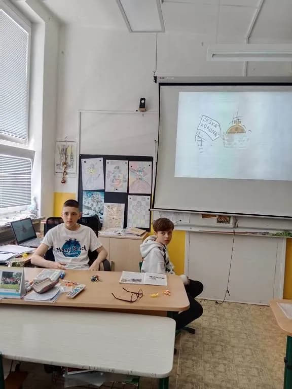 Fotografie z článku: Když žáci učí - Den učitelů v V. A
