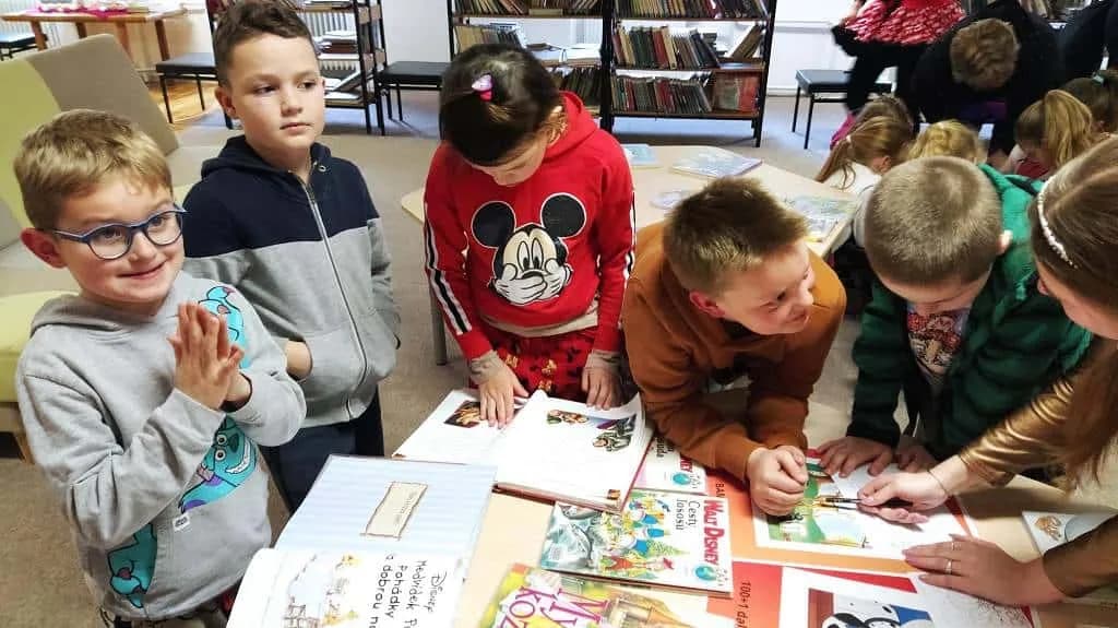 Fotografie z článku: Noc s Andersenem