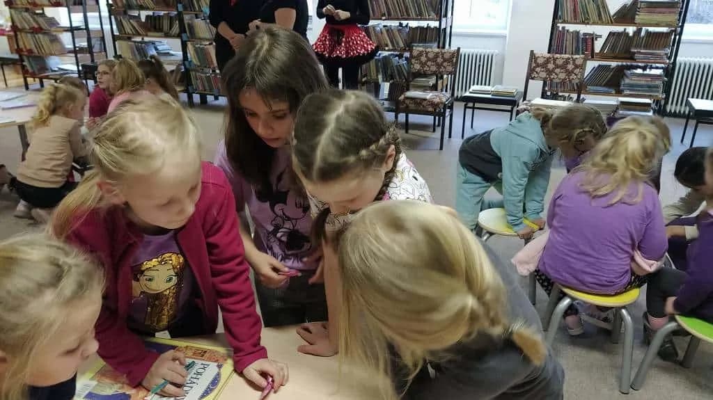 Fotografie z článku: Noc s Andersenem