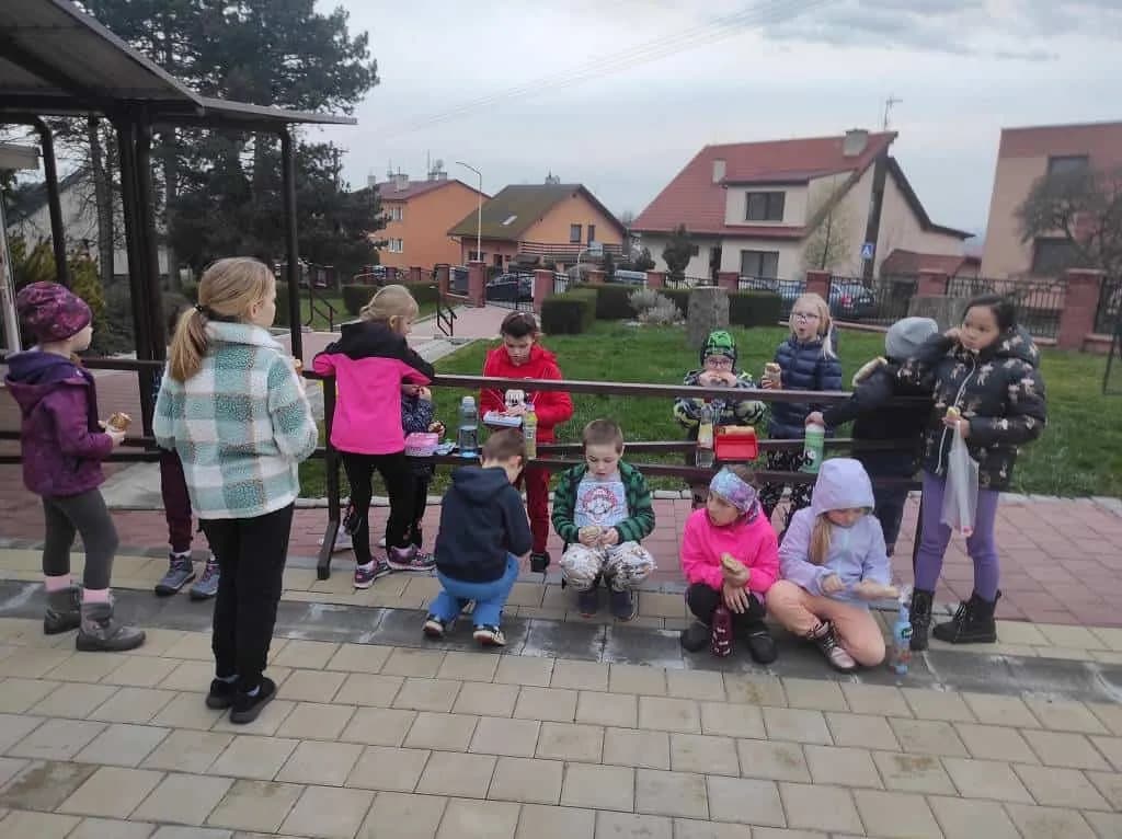 Fotografie z článku: Noc s Andersenem