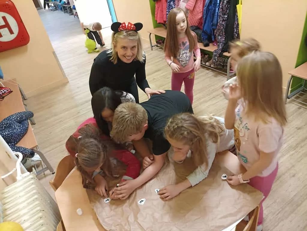Fotografie z článku: Noc s Andersenem