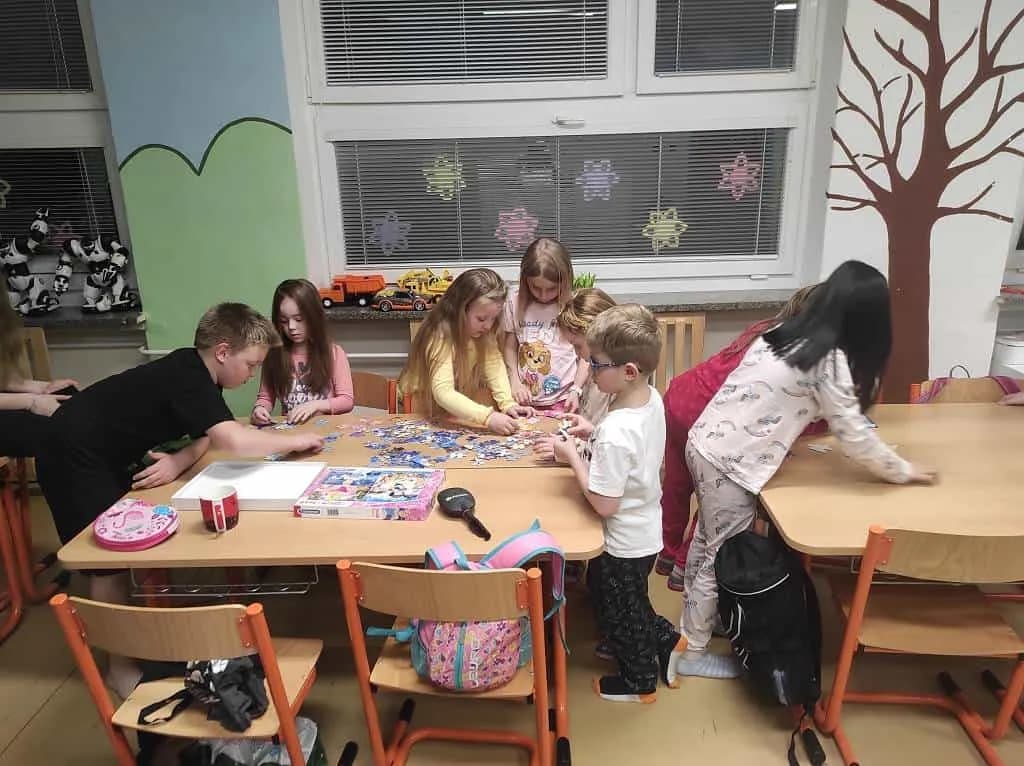 Fotografie z článku: Noc s Andersenem