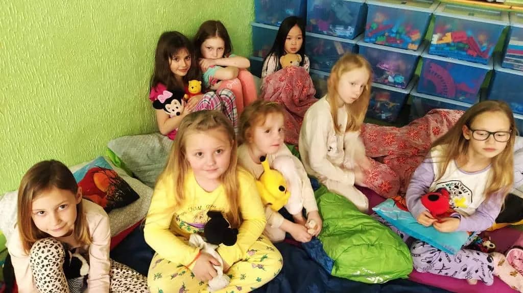 Fotografie z článku: Noc s Andersenem