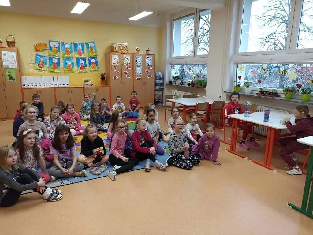 Fotografie z článku: Noc s Andersenem