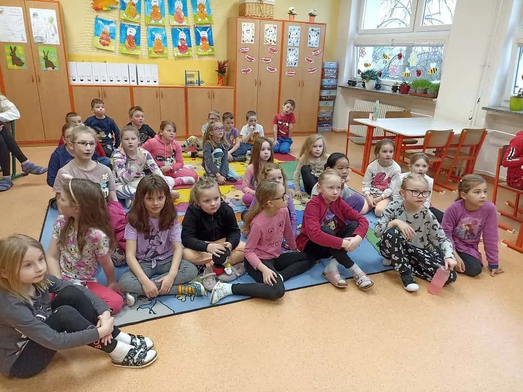 Fotografie z článku: Noc s Andersenem