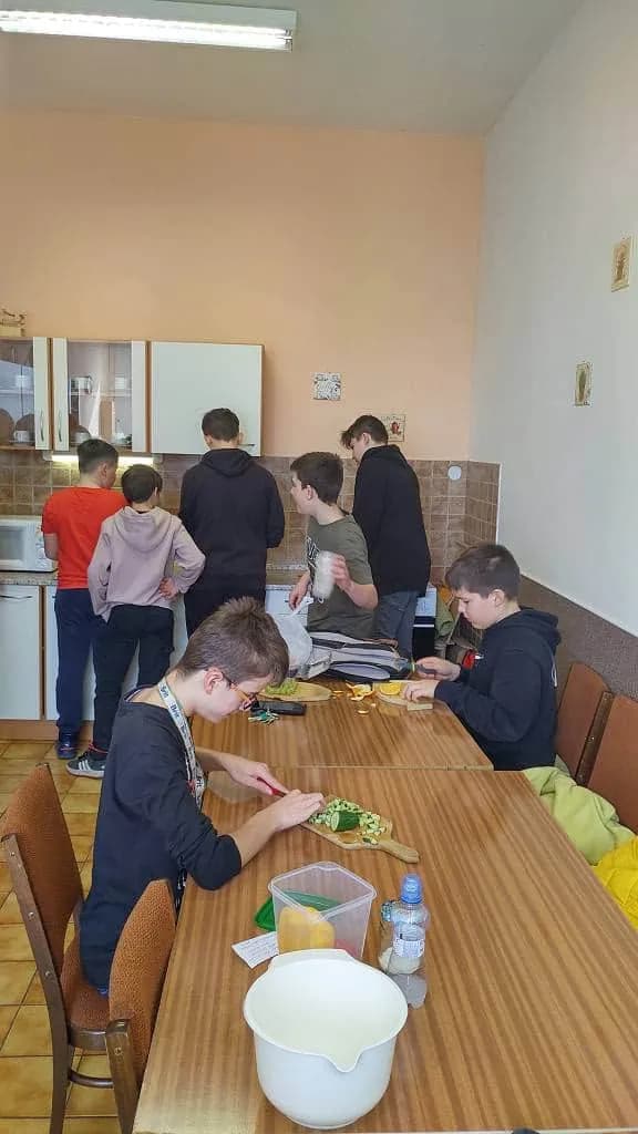 Fotografie z článku: Co sedmáci vytvořili v Pracovních činnostech v březnu?