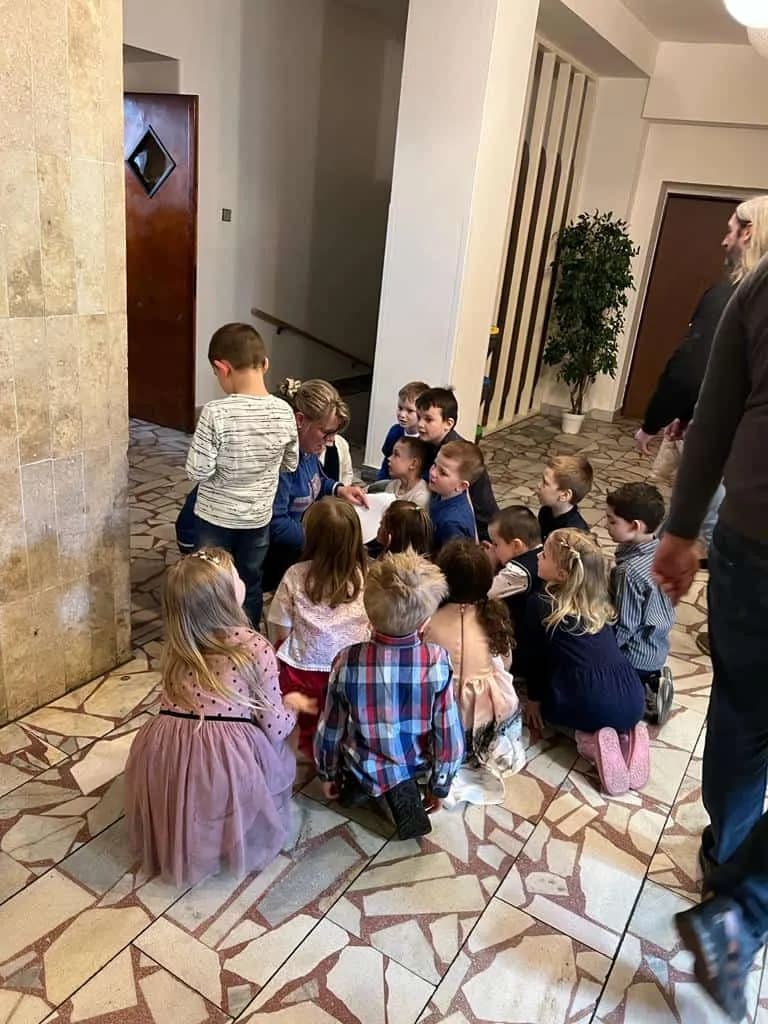 Fotografie z článku: Děti vítají jaro