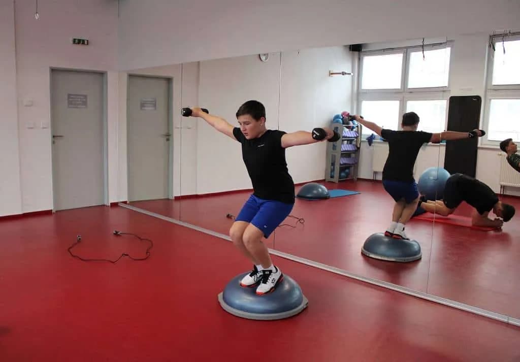 Fotografie z článku: Sedmáci ve fitku