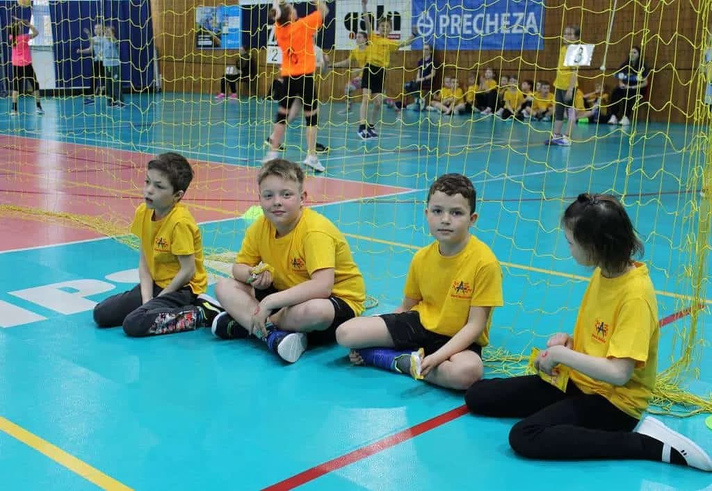 Fotografie z článku: Turnaj v barevném minivolejbalu