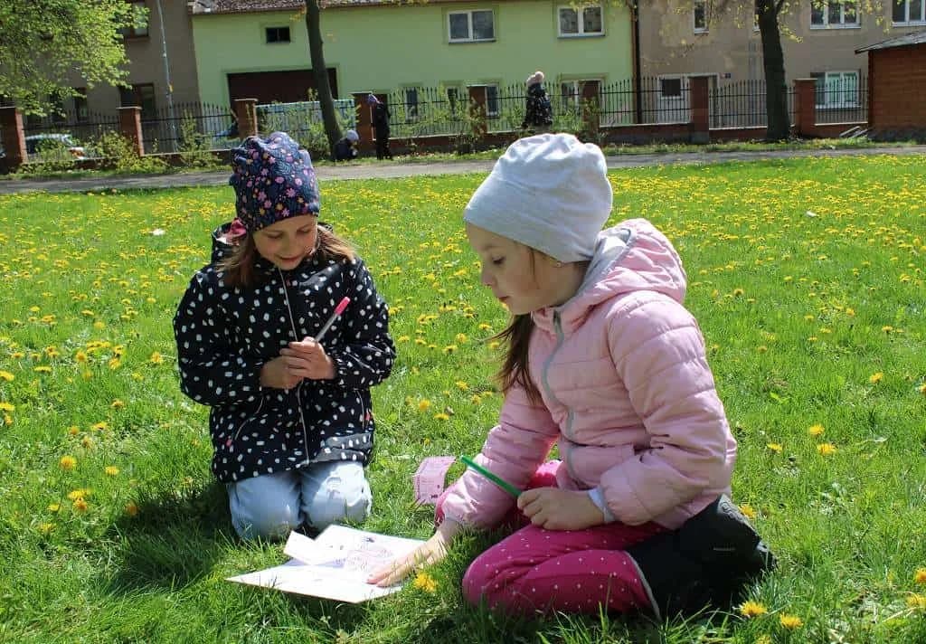 Fotografie z článku: Probouzení broučků - jarní stezka u Smajlíků