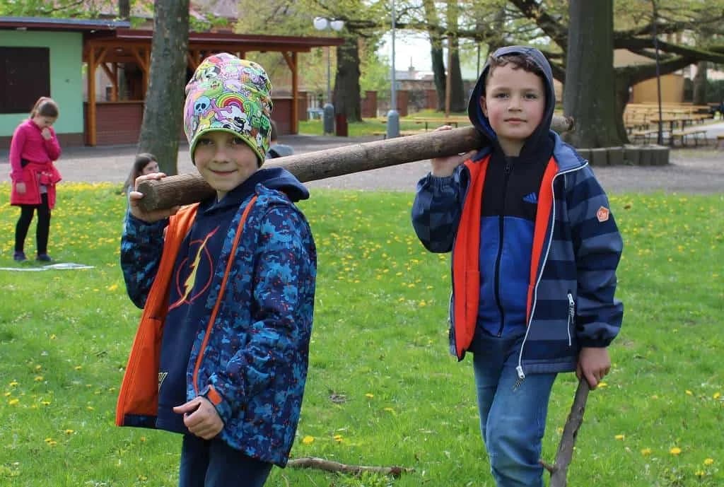 Fotografie z článku: Probouzení broučků - jarní stezka u Smajlíků