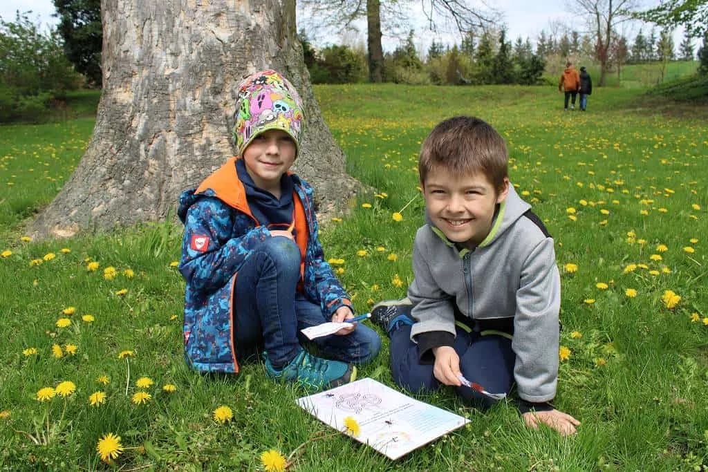 Fotografie z článku: Probouzení broučků - jarní stezka u Smajlíků