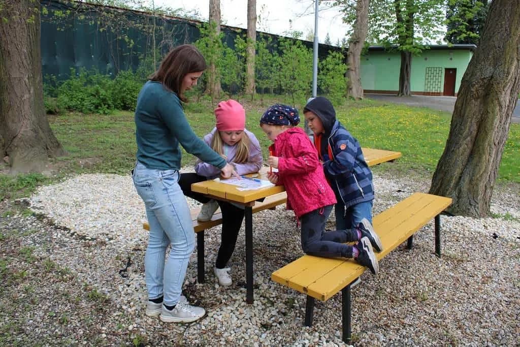 Fotografie z článku: Probouzení broučků - jarní stezka u Smajlíků