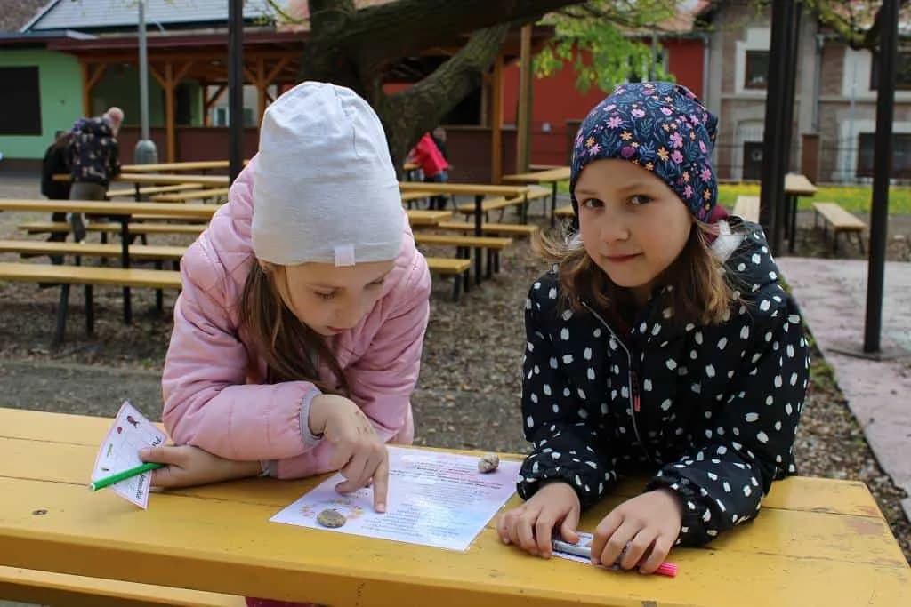 Fotografie z článku: Probouzení broučků - jarní stezka u Smajlíků