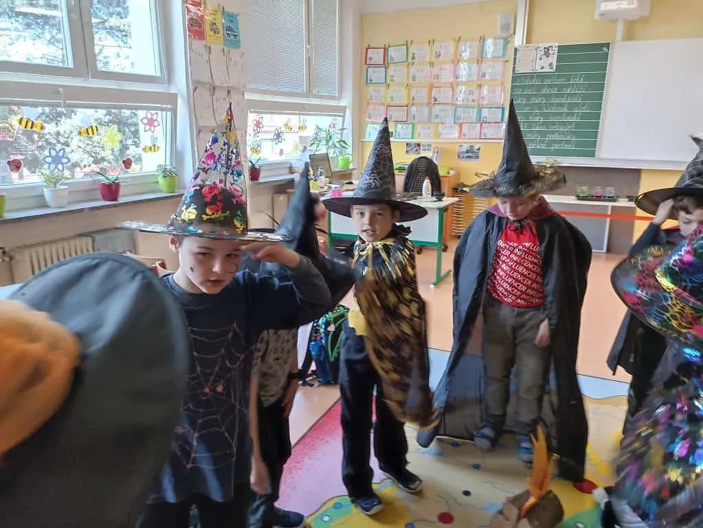 Fotografie z článku: Čarodějnice v I.B