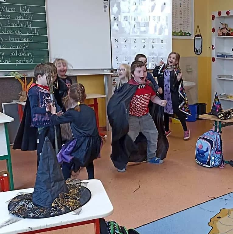 Fotografie z článku: Čarodějnice v I.B