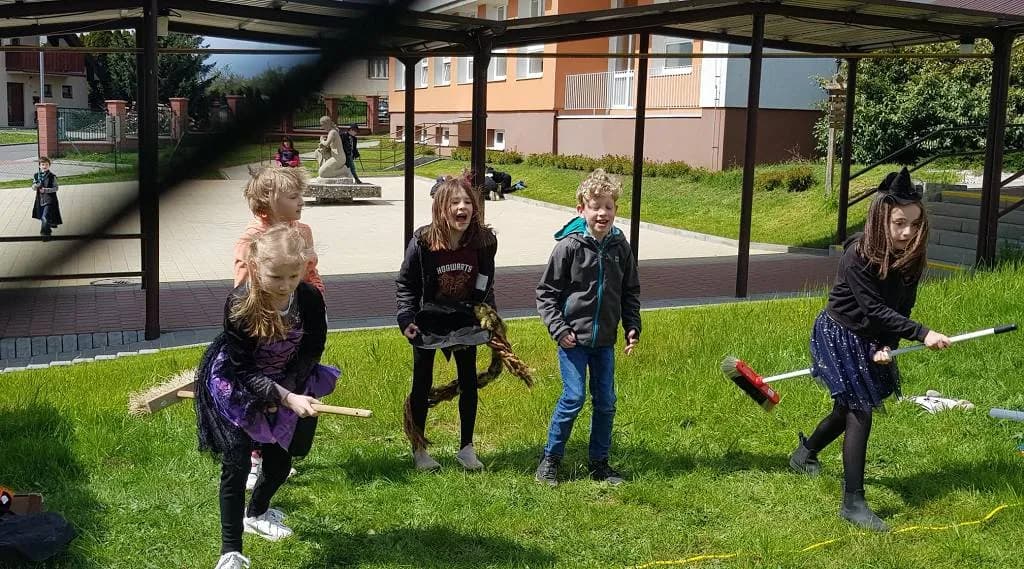 Fotografie z článku: Čarodějnické odpoledne Soviček a Veverek
