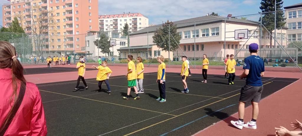 Fotografie z článku: Okrskové kolo ve vybíjené