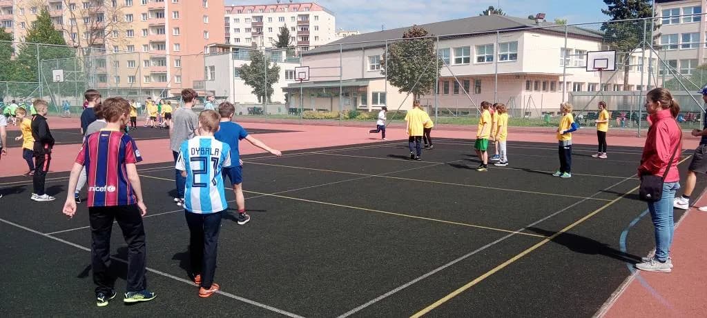 Fotografie z článku: Okrskové kolo ve vybíjené