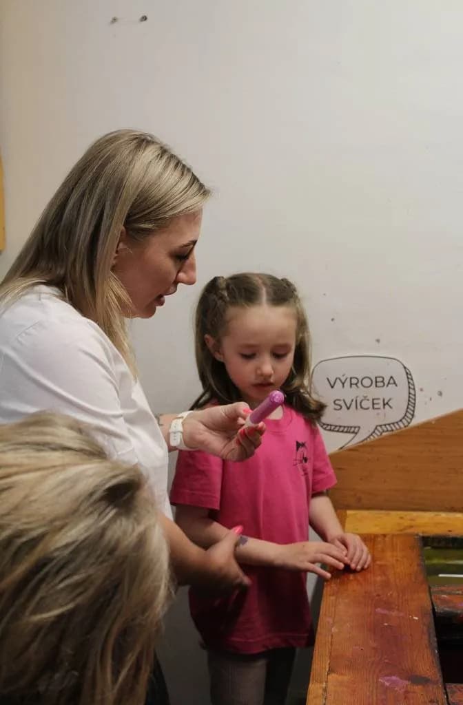 Fotografie z článku: Den maminek ve svíčkárně
